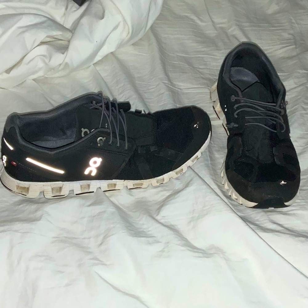 On cloud tennis shoes